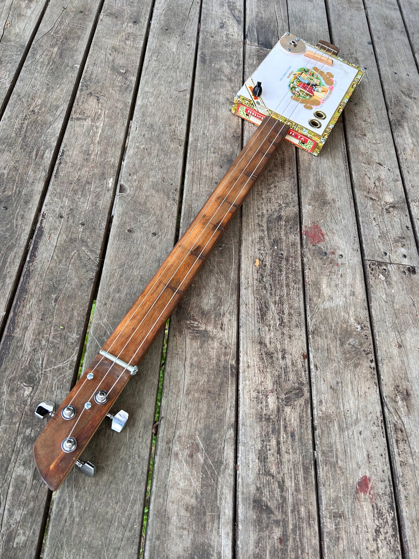 'Romeo' Fretless CBG with Pickup